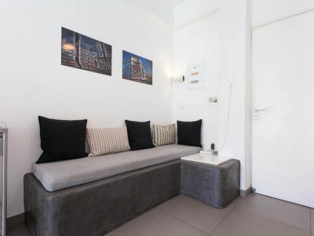 Acropolis Charming Apartment With Large Balcony - Dm17 أثينا المظهر الخارجي الصورة